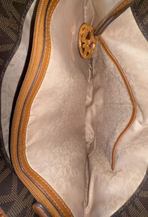 MICHAEL KORS- JET SET TOTE - Image 5